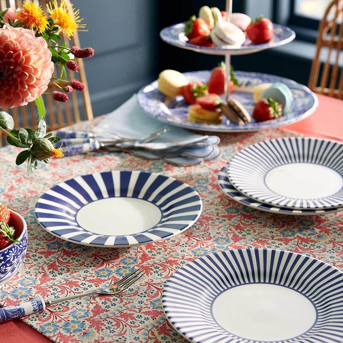Create Lasting Memories with Spode's Dinner Sets