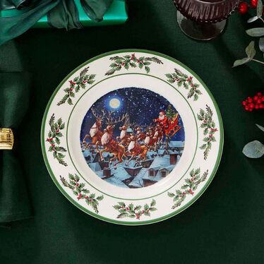 Christmas Tree 2025 Annual 10" Santa Plate