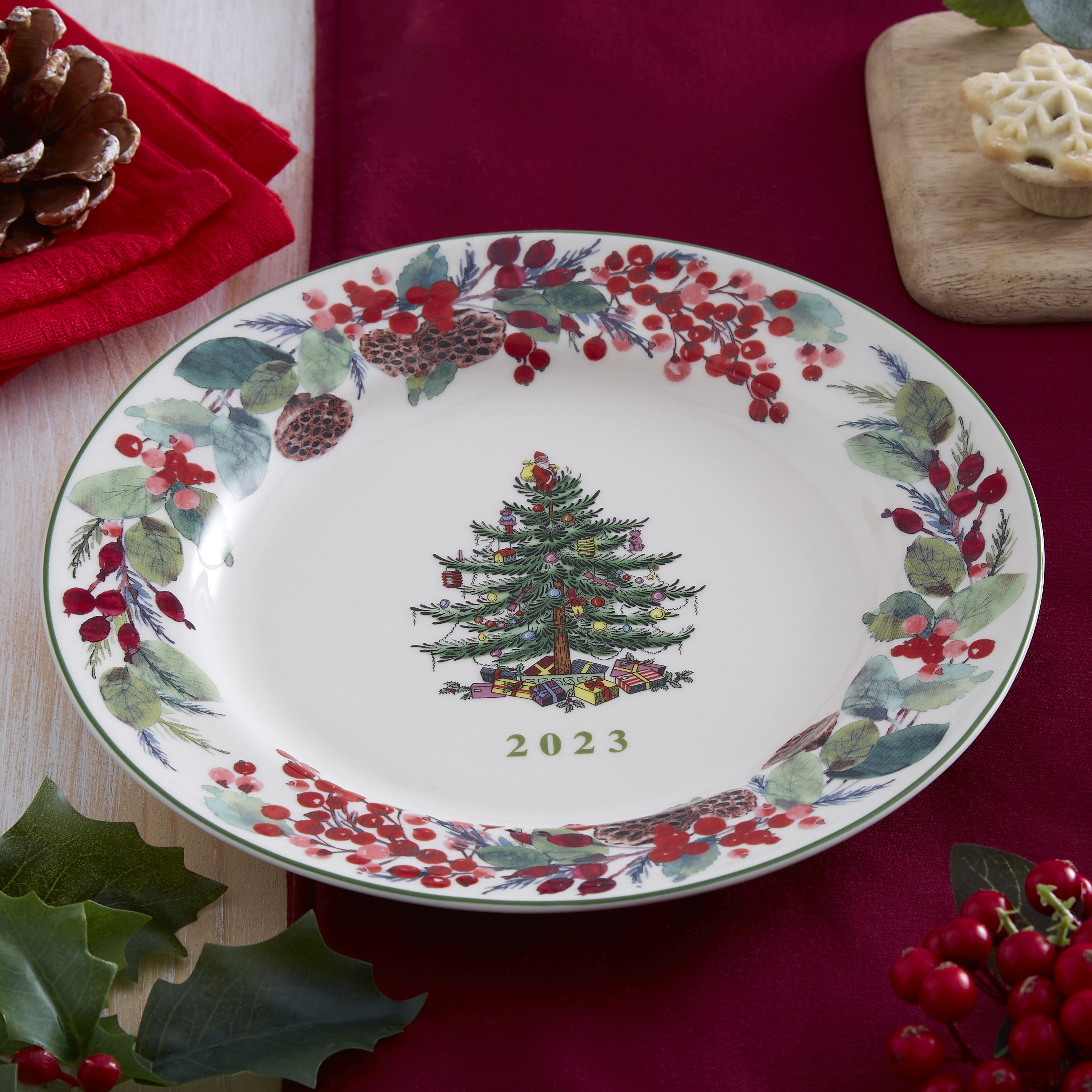 Spode Christmas Tree 2023 Annual Collector Plate