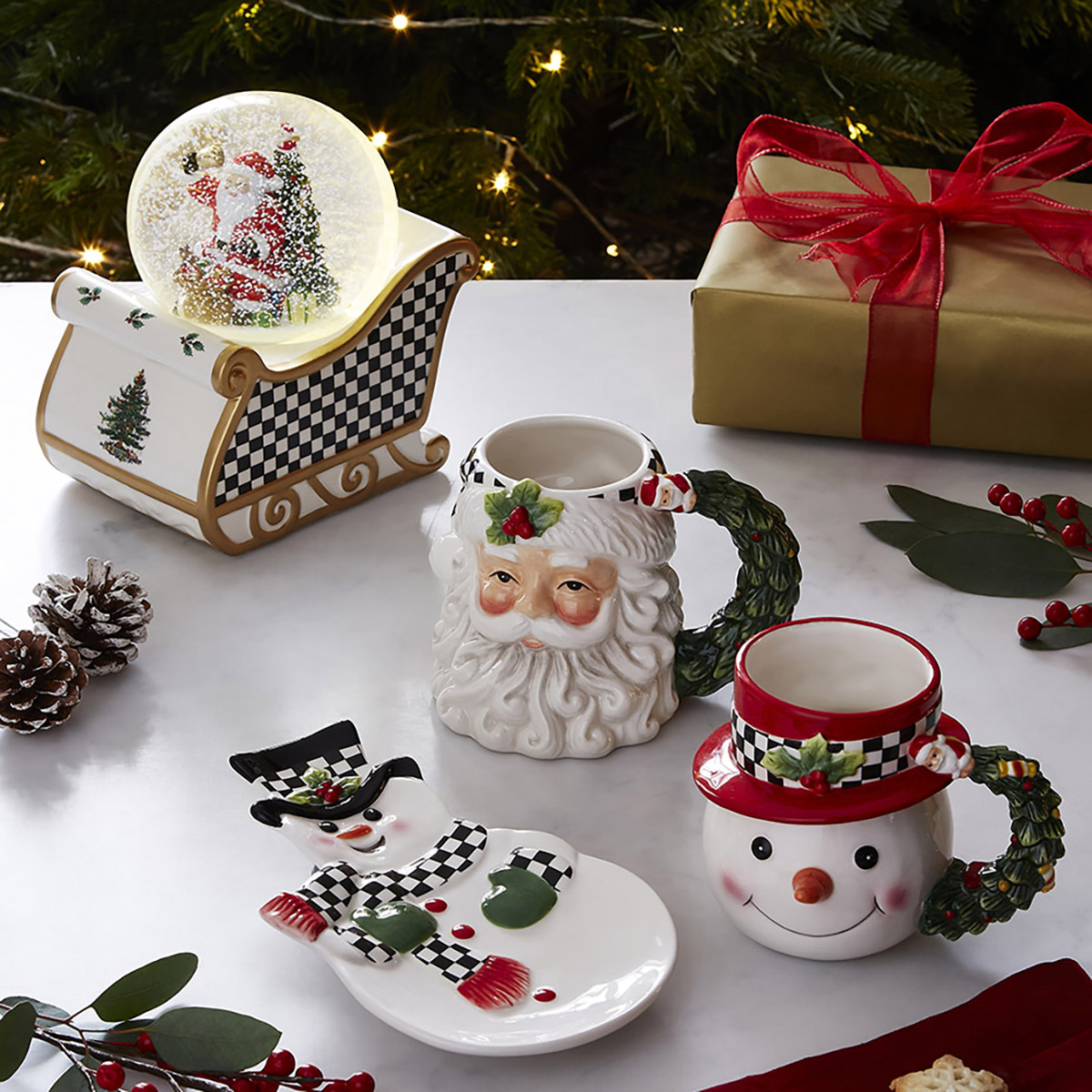 Christmas Tree Black and White Snow Globe image number null